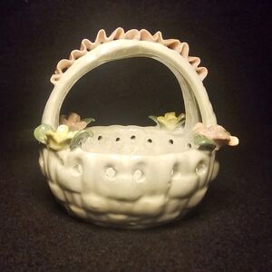 Vintage ceramic basket